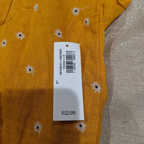 NWT Old Navy Collared shirt sleeve flower top - Picture 3 of 3
